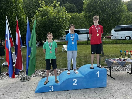 Calcitovi plavalci do novih uspehov v Kranju in v Krškem (6)